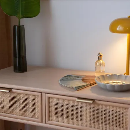 Book Jet - Sun & Pool