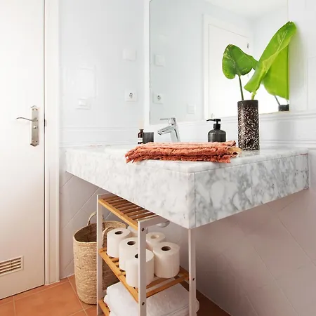 Book Jet - Sun & Pool