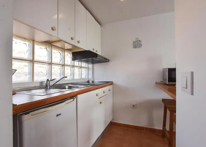 Book Jet - Sun & Pool