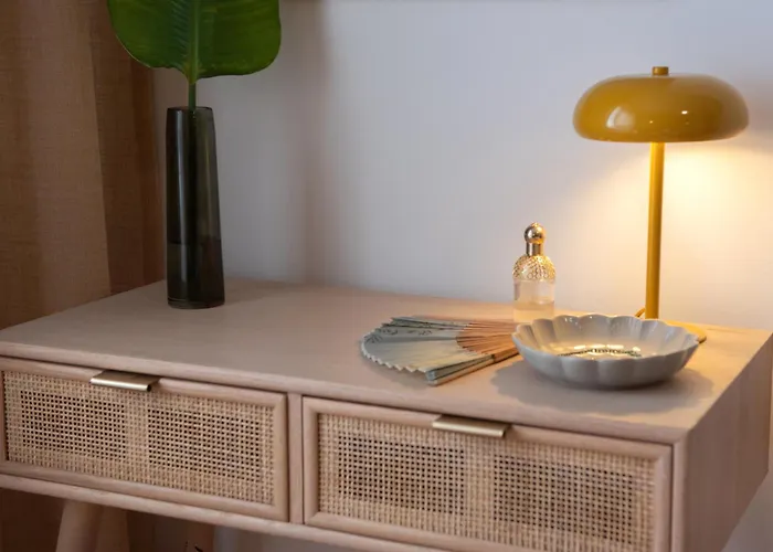 Book Jet - Sun & Pool