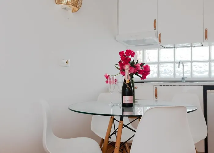 Book Jet - Sun & Pool *