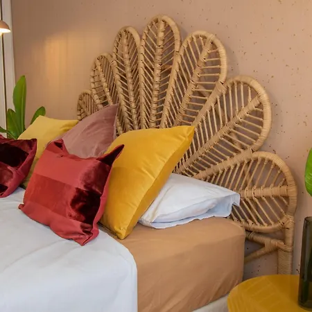 Book Jet - Sun & Pool *