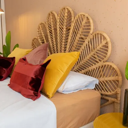 Book Jet - Sun & Pool