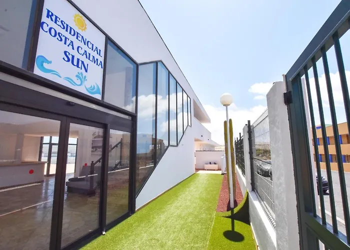 Book Jet - Sun & Pool *