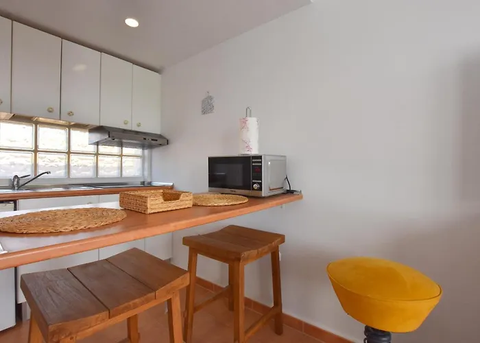 Book Jet - Sun & Pool