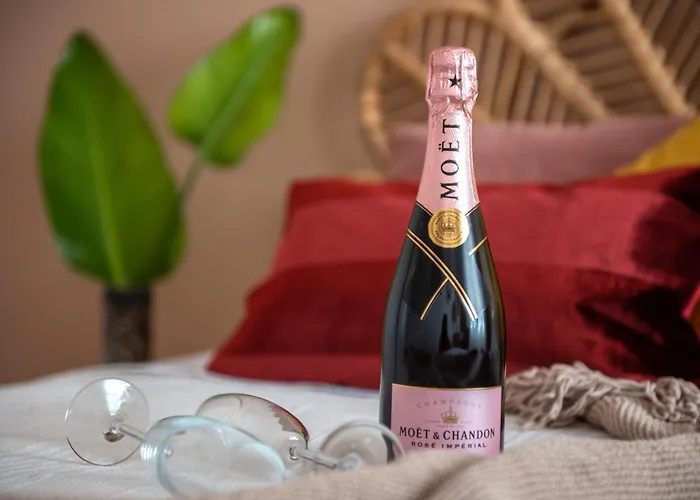 Book Jet - Sun & Pool Daire *